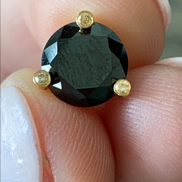 Black Stud Earrings 🖤 - Picture 2 of 5